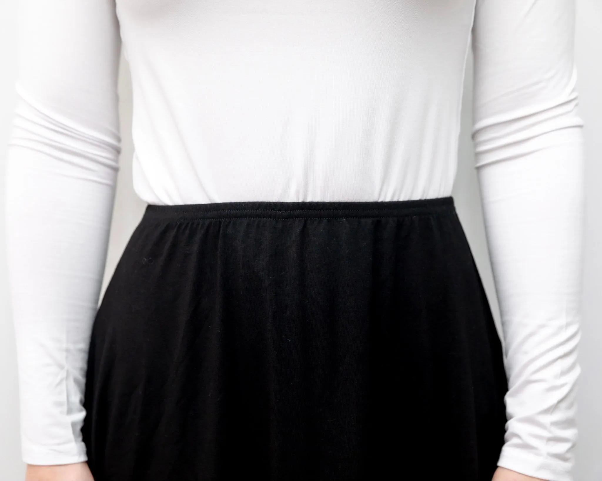 MM SWAY SKIRT - BLACK.