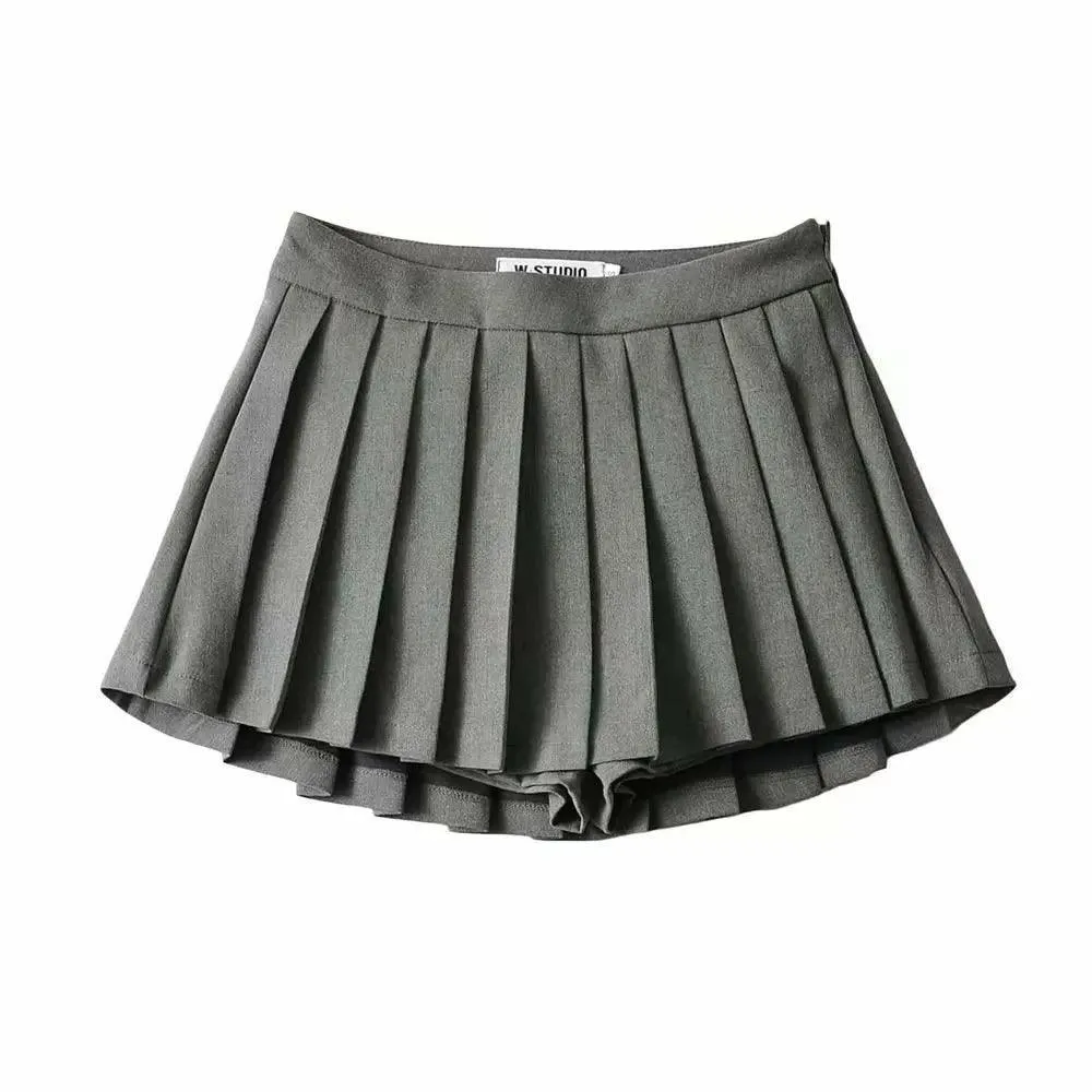 Vintage Pleated Mini Skirts: Stylish Korean Tennis Fashionista